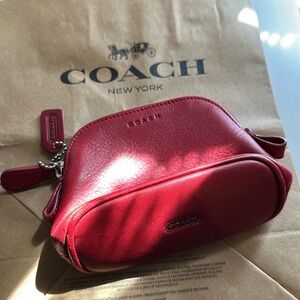 💋Coach Red grain Leather Women's pouch. 5.25 inches wide. 3.5 inches tall.NWOT